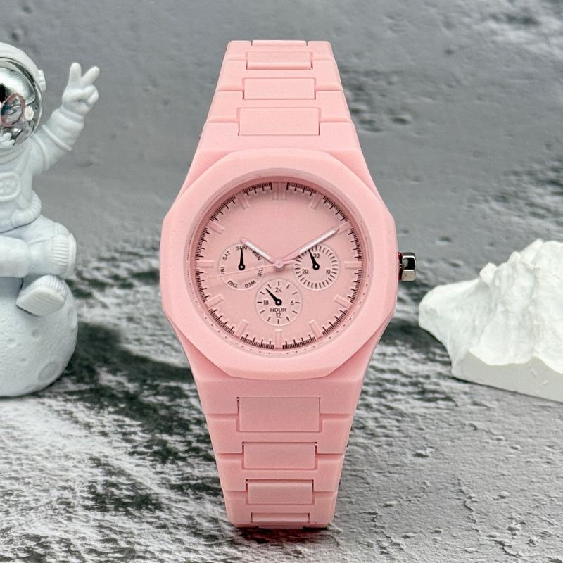 Famous Brand Fake Three-Eyed D - Luxury Watch Mockup review and price