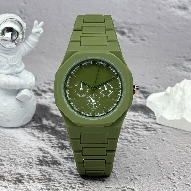 Famous Brand Fake Three-Eyed D - Luxury Watch Mockup review and price